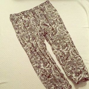 Black and White printed crop pants